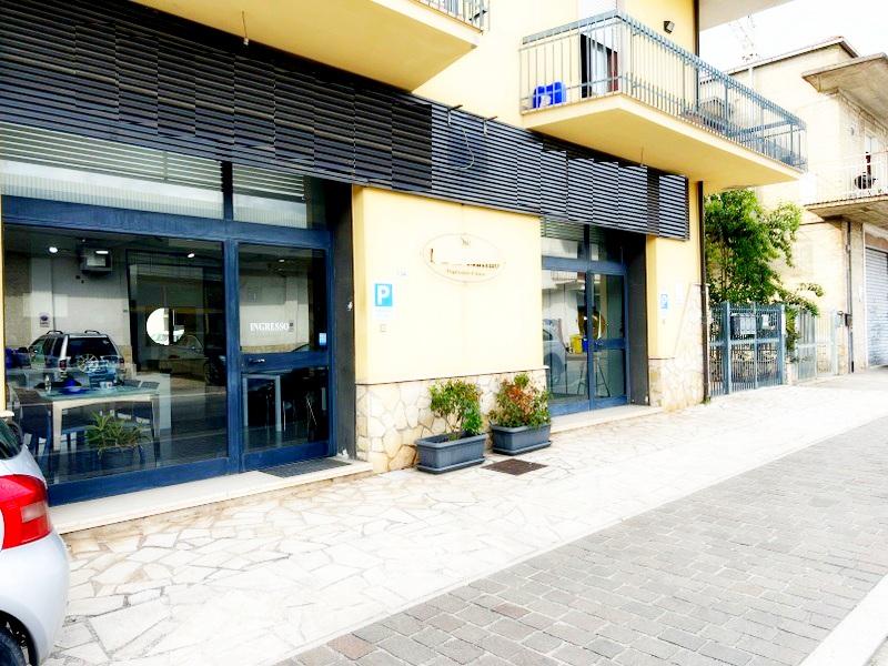 Fondi (LT) - Locale Commerciale