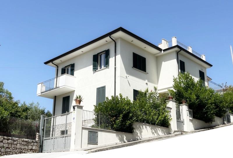 Lenola (LT) - Villa