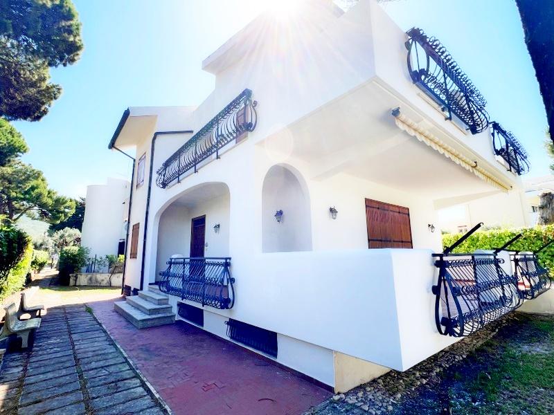 Sperlonga (LT) - Villa